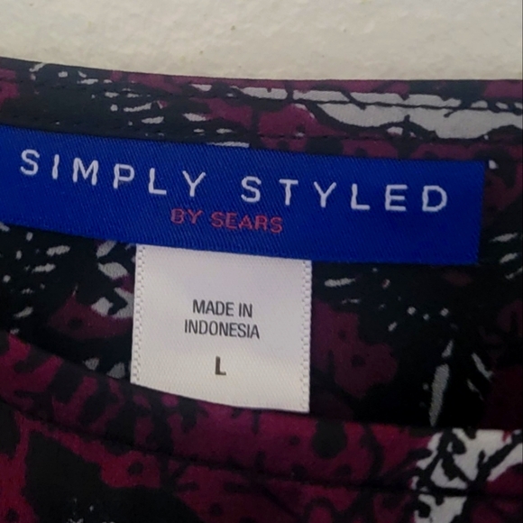 Ruffle Hem Top NWT - Picture 3 of 5